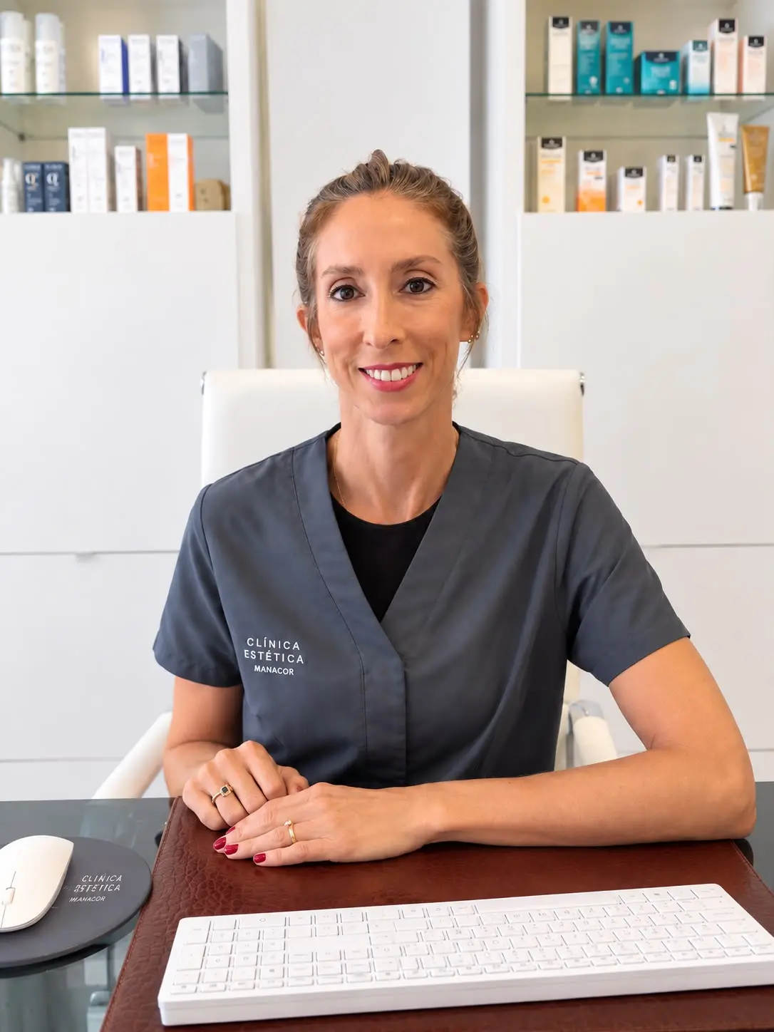 Retrato de la Dra. Paula Díaz Jover, directora médica de Clínica Estética Manacor